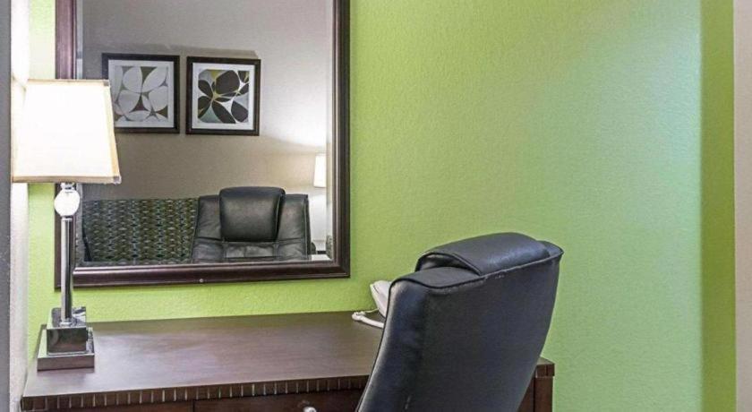 Quality Suites Sulphur Zewnętrze zdjęcie