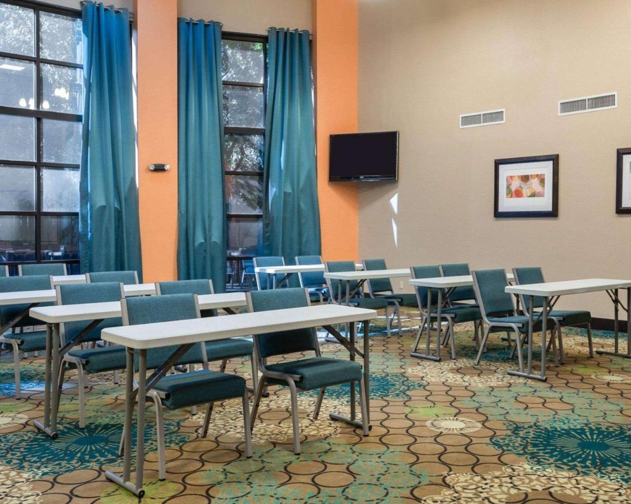 Quality Suites Sulphur Zewnętrze zdjęcie
