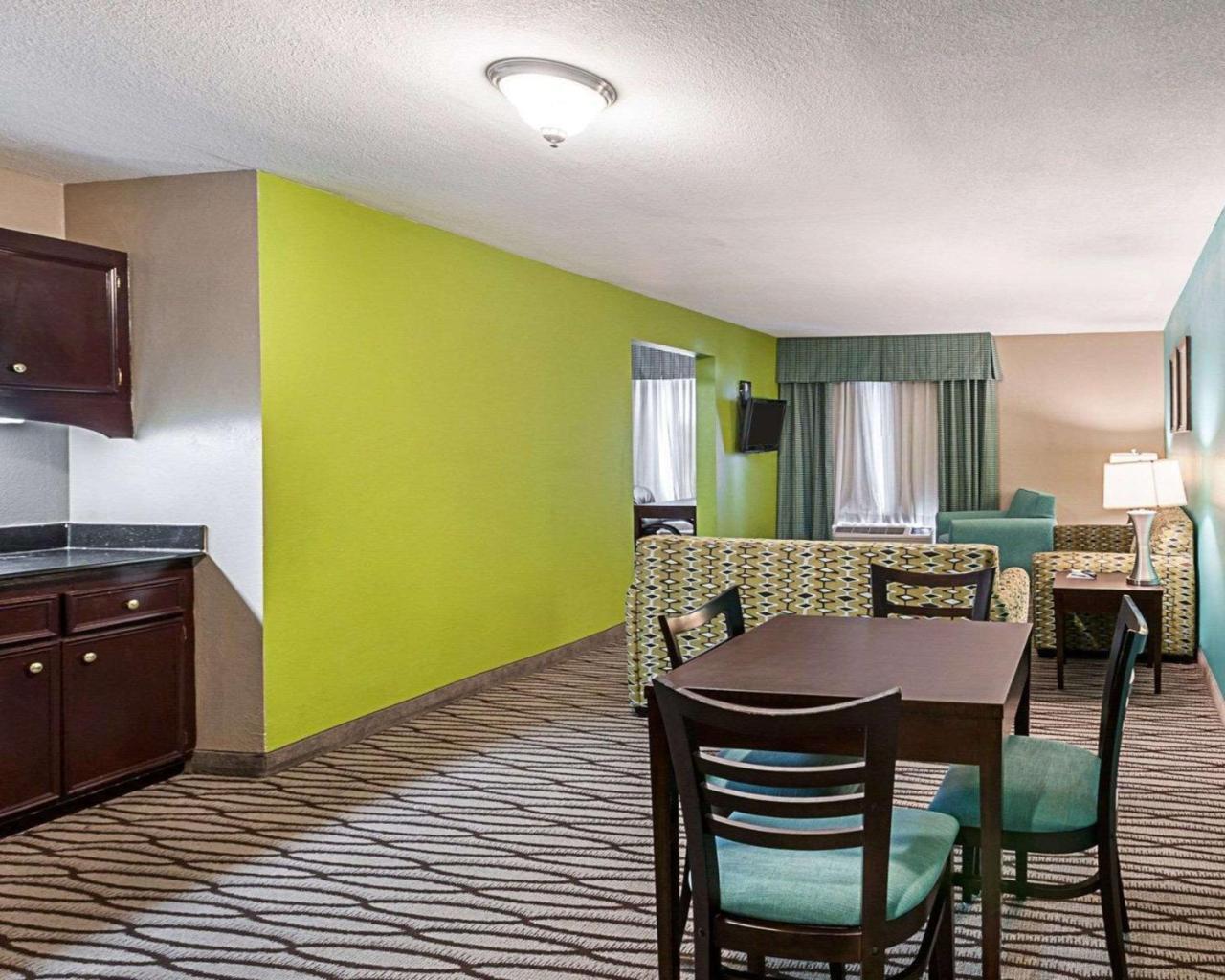 Quality Suites Sulphur Zewnętrze zdjęcie