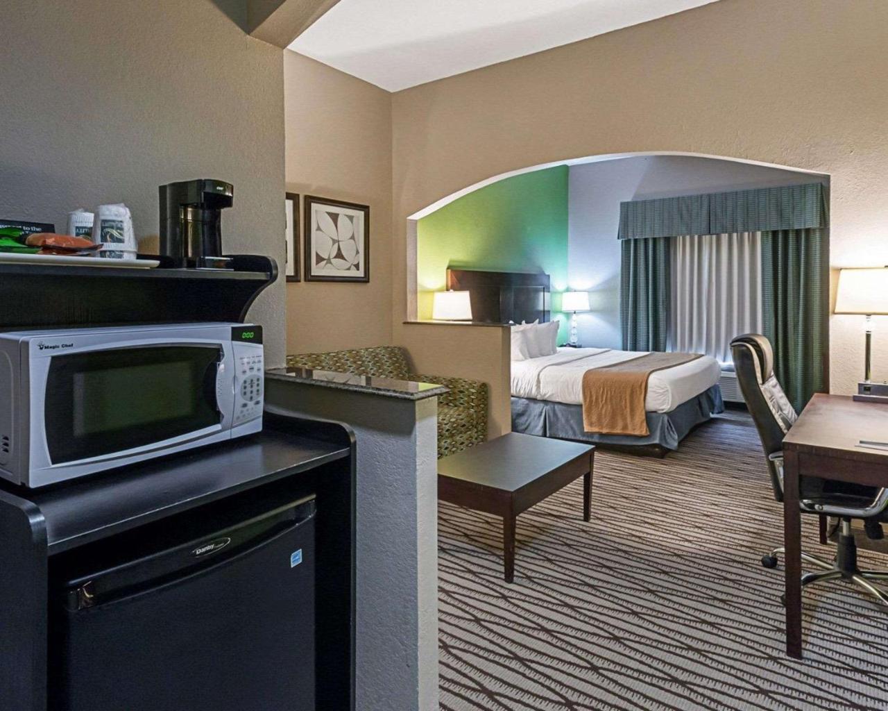 Quality Suites Sulphur Zewnętrze zdjęcie