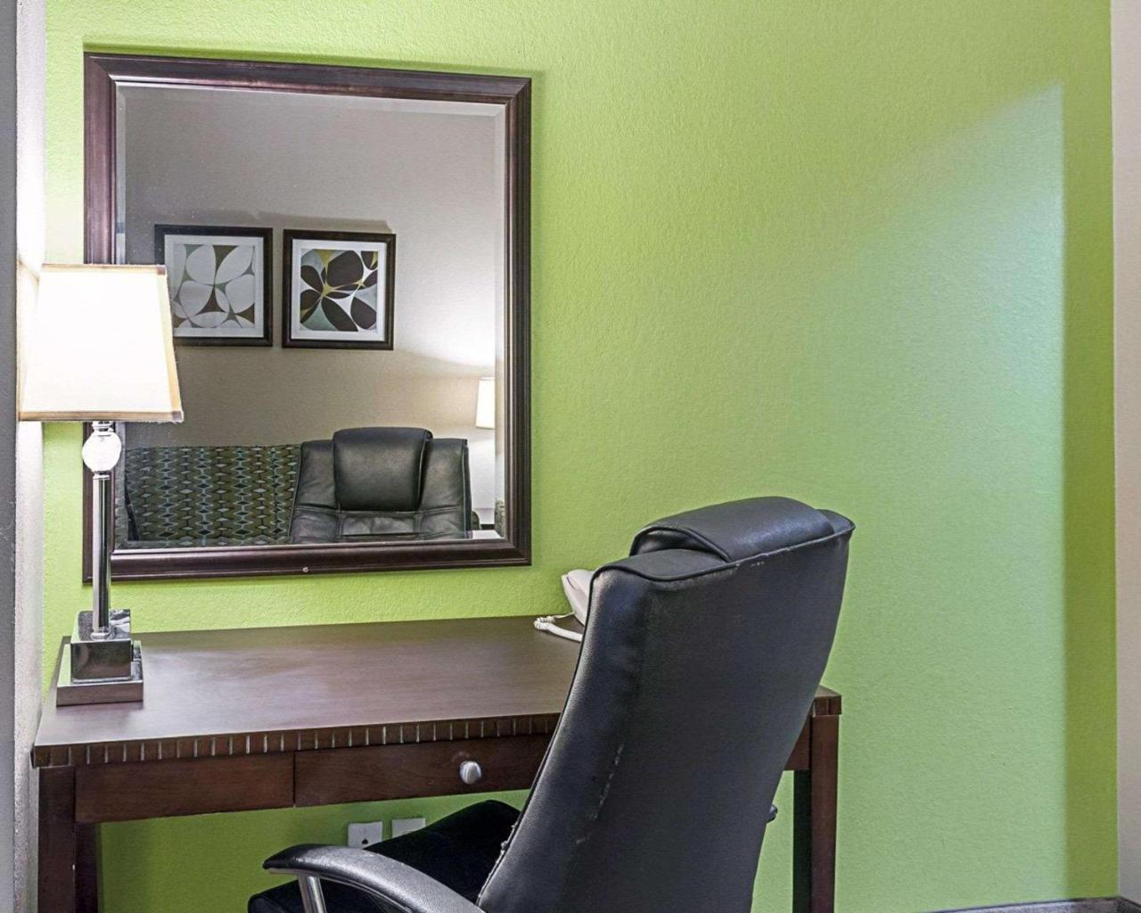 Quality Suites Sulphur Zewnętrze zdjęcie